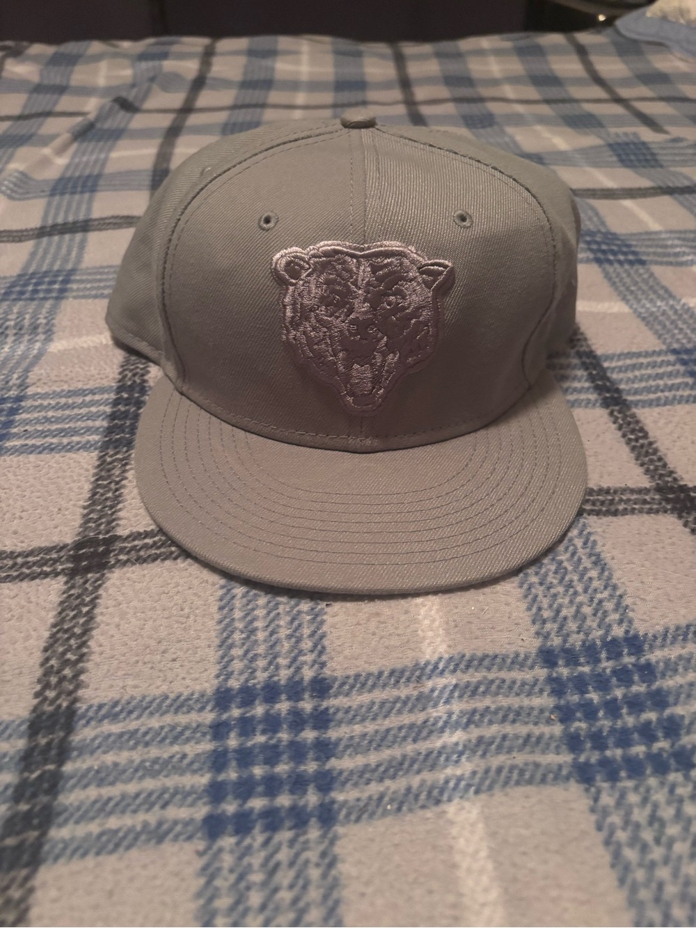 New Era Gray Flat-Brim Cap with Embroidered Tiger